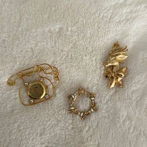 Set of 3 gold tone pins